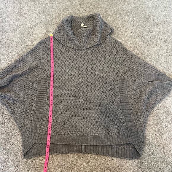 Moth Women's Loose Knit Turtleneck Bat Wing Sweater Light Grey Size XS - Picture 6 of 7